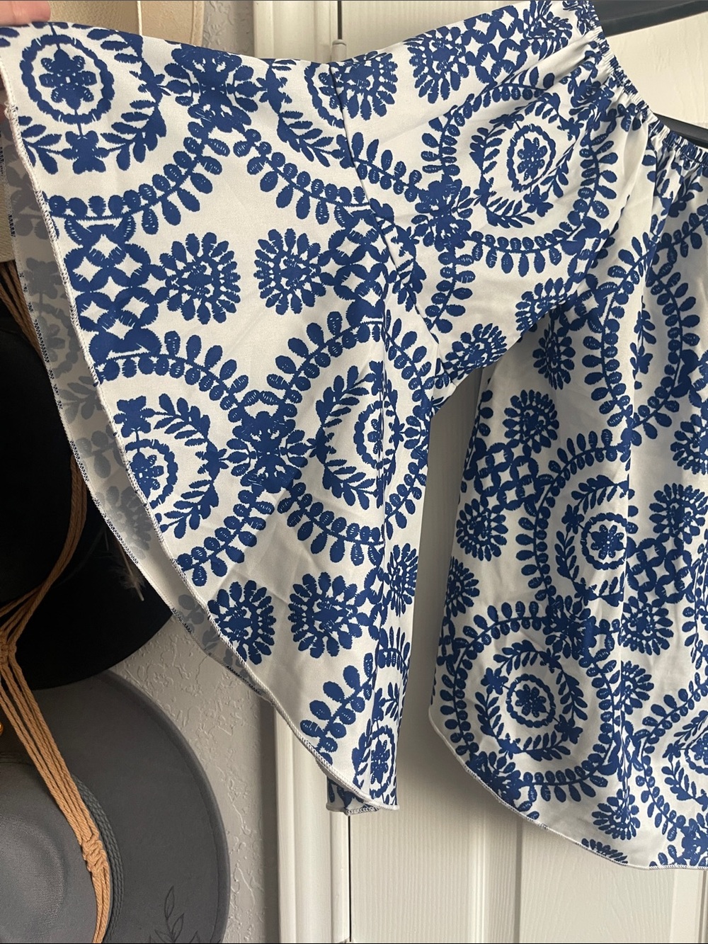 White Off-Shoulder/Blouse with Blue Medallion Print - Picture 4 of 8